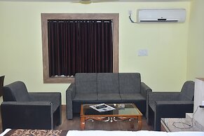 Hotel Arya Palace