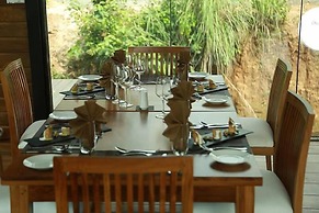 Sennya Resorts