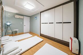 Hotel B