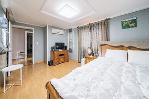 Hotel B
