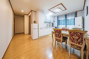 Hotel B