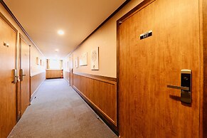 Hotel B