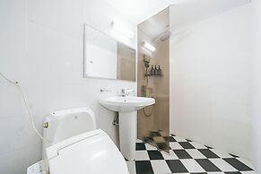 Hotel B