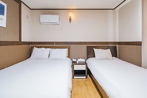 Hotel B