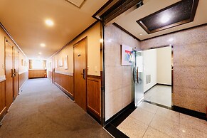 Hotel B