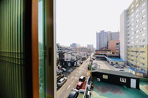 Hotel B