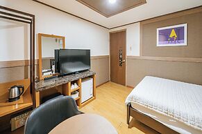 Hotel B