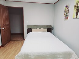 Hotel B