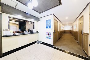 Hotel B
