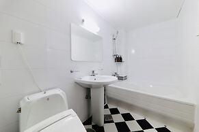 Hotel B