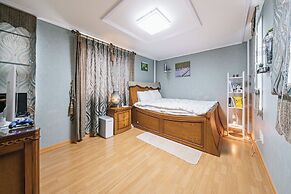 Hotel B