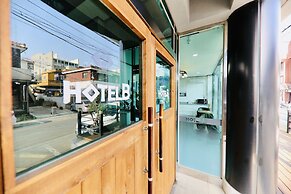 Hotel B
