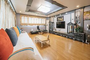 Hotel B