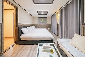 Hotel B