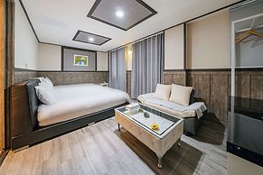 Hotel B
