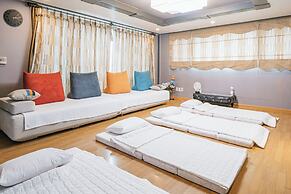 Hotel B