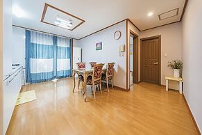Hotel B
