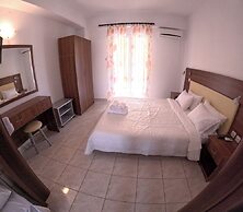 Eleni Kandilari Rooms