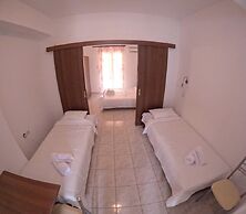 Eleni Kandilari Rooms