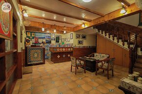 Udechee Huts Hotel