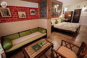 Udechee Huts Hotel