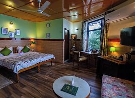 Udechee Huts Hotel