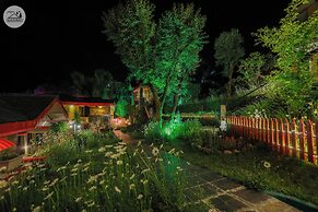 Udechee Huts Hotel