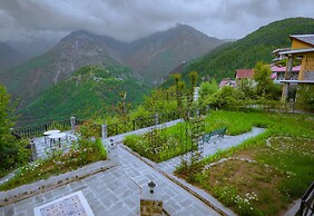 Udechee Huts Hotel