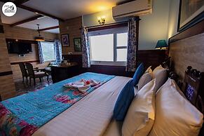 Udechee Huts Hotel