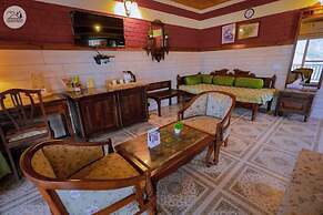 Udechee Huts Hotel