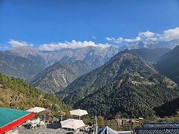 Udechee Huts Hotel