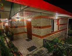 Udechee Huts Hotel