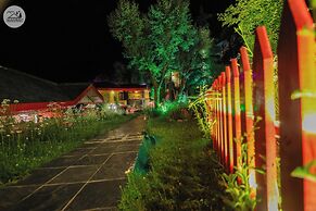Udechee Huts Hotel