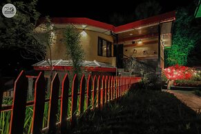Udechee Huts Hotel