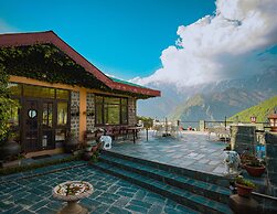 Udechee Huts Hotel
