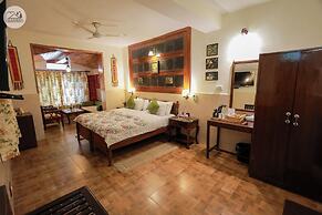 Udechee Huts Hotel
