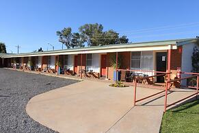 Crossroads Motel
