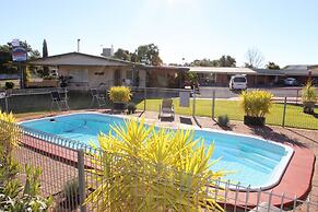 Crossroads Motel