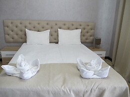 Apartment on Bulvar Nadezhd Apt 118