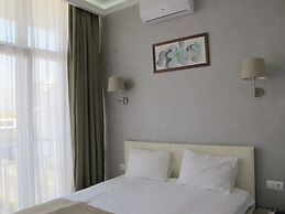 Apartment on Bulvar Nadezhd Apt. 305
