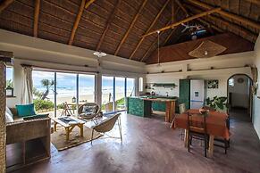 Pura Vida Tofo Beach House