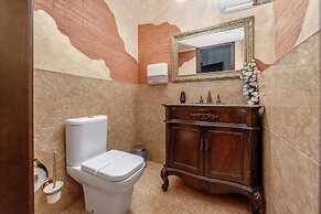 Art Suites on Deribasovskaya 10