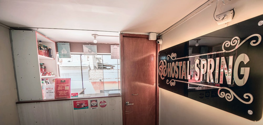 Hostal Spring II