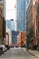 QuickStay - Beautiful Toronto Condo, City Views