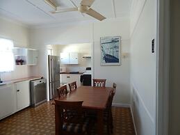 Sailor's Rest Holiday House