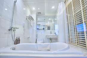 Le Haute Hotel Hai Phong