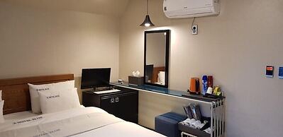 Blue Hotel