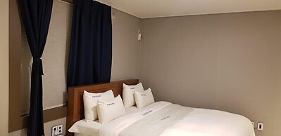 Blue Hotel