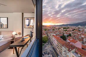 Royal Suites Sky