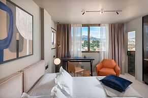 Royal Suites Sky